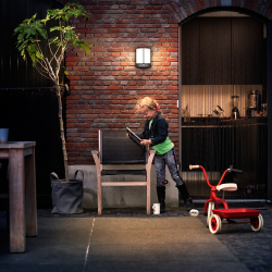 STOCK-IR KINKIET Z CZUJNIKIEM RUCHU 16465/93/16 PHILIPS